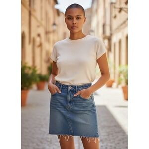 Old Navy Raw Hem Distressed Denim  Preppy Mini Skirt 90s Revival Size 6